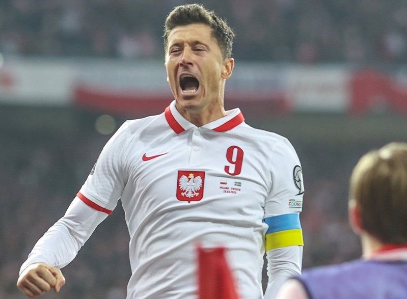 Стыки ЧМ-2022: Польша прошла после отказа играть с Россией, Роналду едет в Катар, Африка безумствует