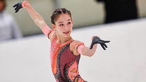 Акатьева выиграла короткую программу в юниорском финале Кубка России