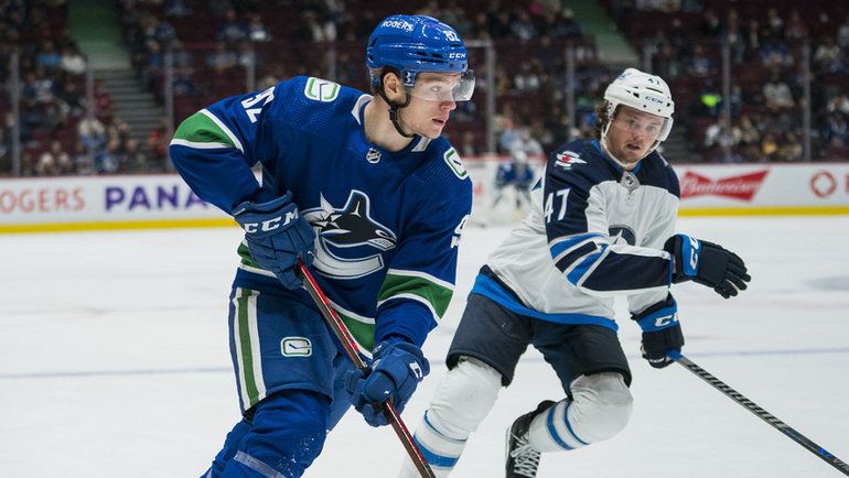 Дебютный гол Подколзина в НХЛ помог «Ванкуверу» обыграть «Филадельфию»