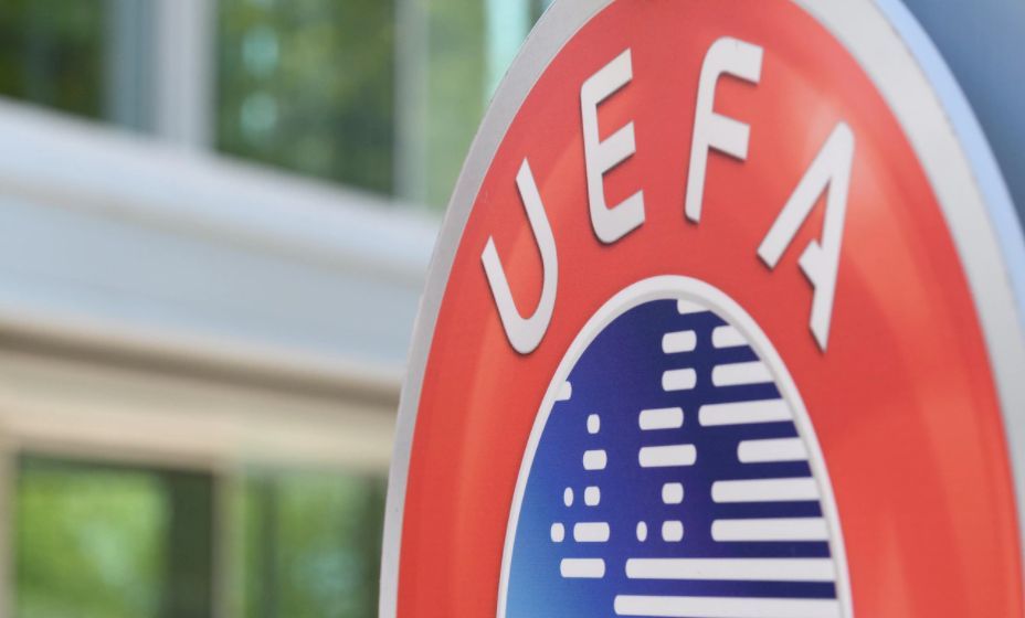 УЕФА наказал «Фенербахче» за скандирование фамилии президента России