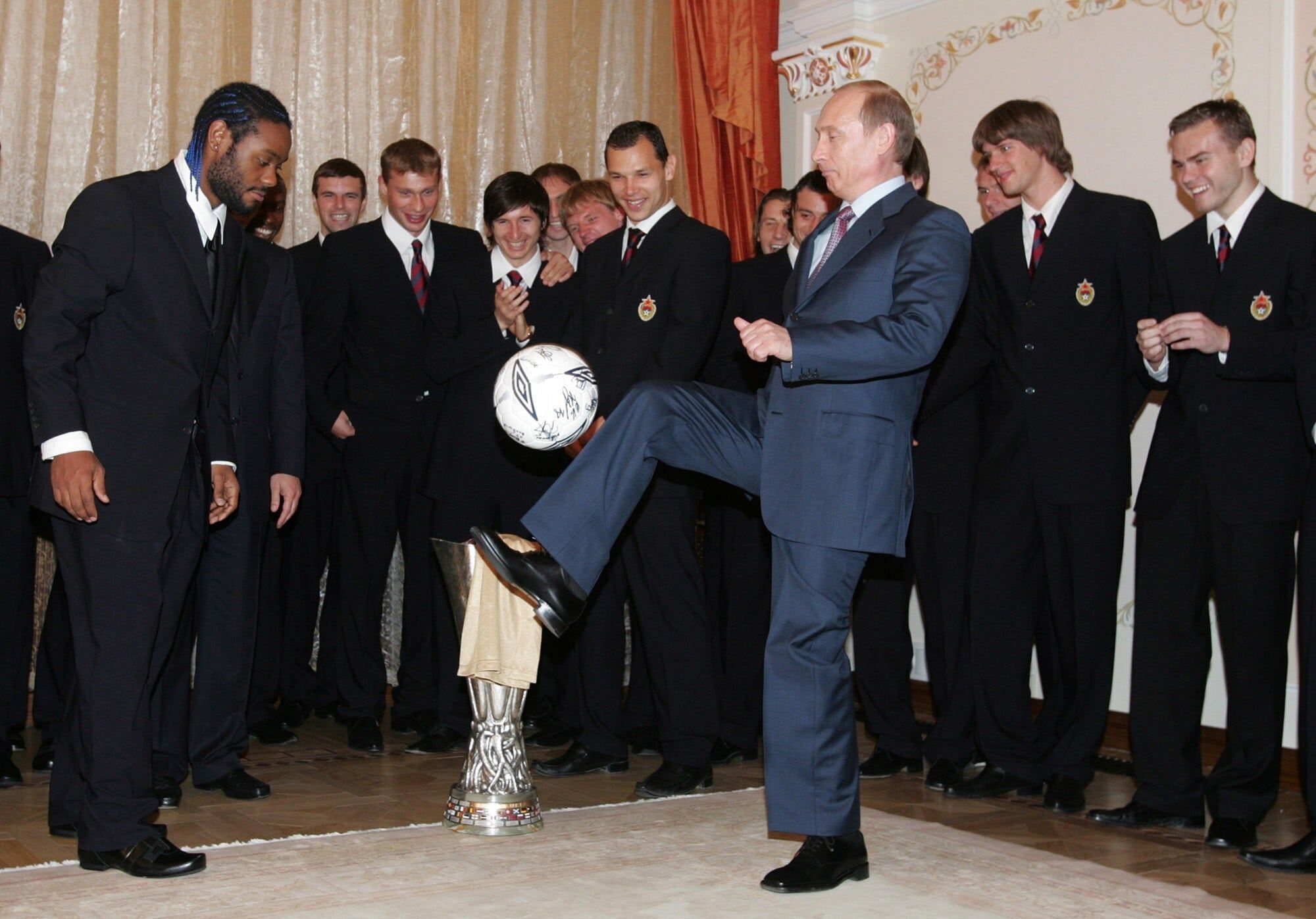 Путин запретил отменять лимит – футболисты не попадают на Олимпиаду. Как наши 33 года пролетают мимо Игр