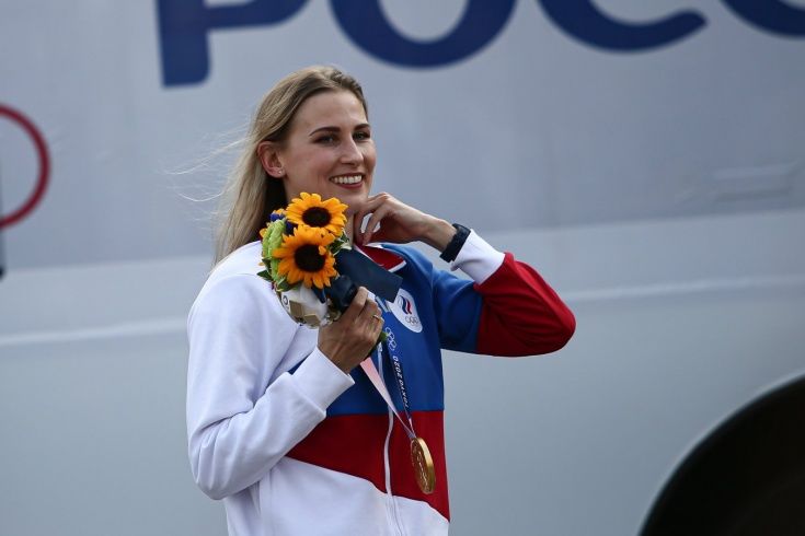 Олимпийская чемпионка Шишкина: Карпин мог бы тренировать парней и по шесть часов в день