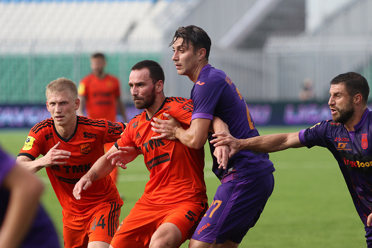 Где играет урал. FC Ural Yekaterinburg игроки. ФК Урал Уфа. Неделчару ФК Уфа. Футбол победа команды Урал.