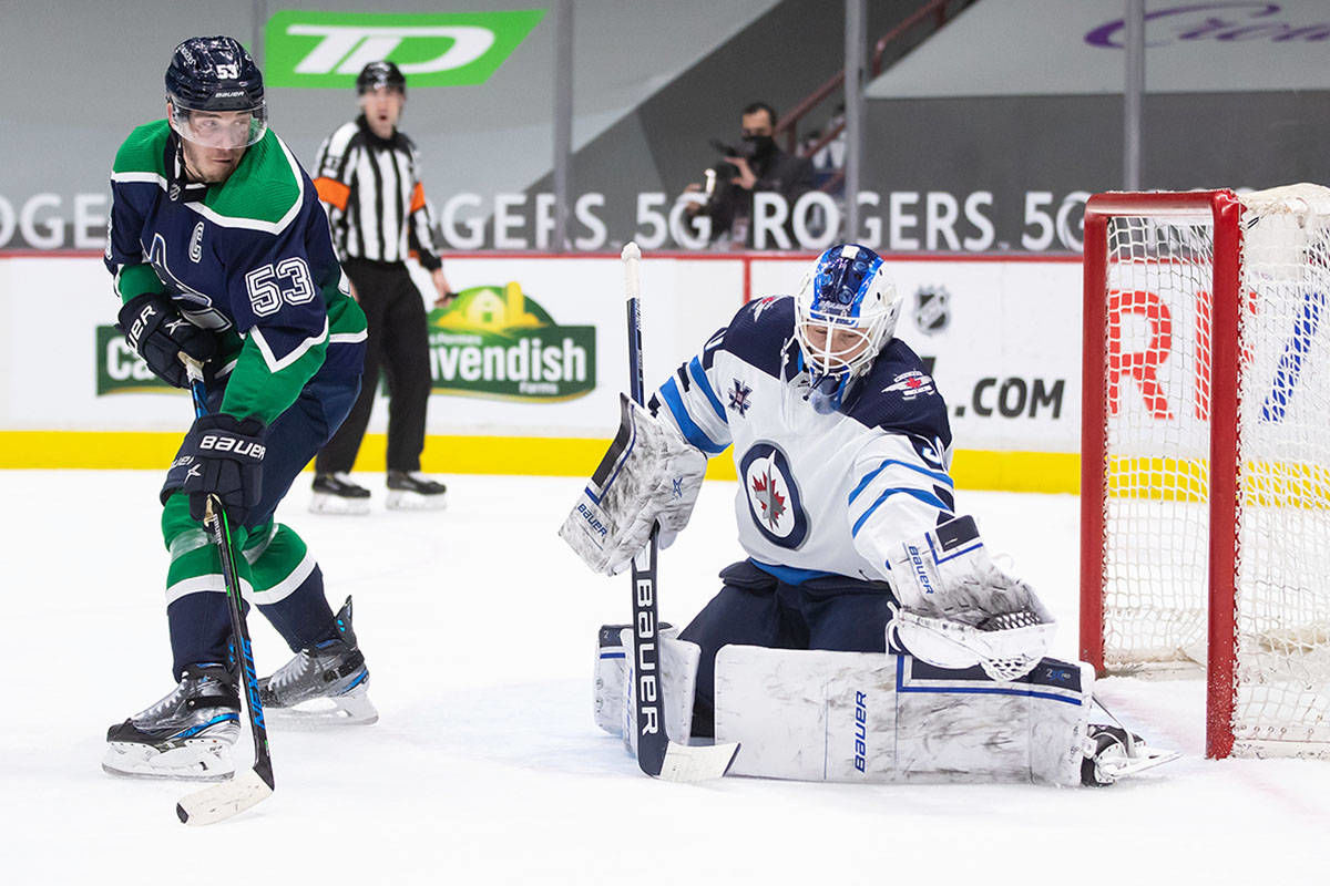 Ванкувер виннипег. Лоран Броссуа. Лоран Броссуа вратарь Виннипег. Winnipeg Jets.