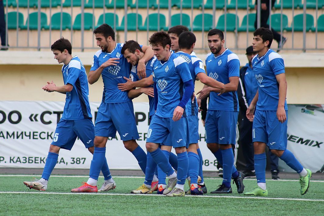 Махачкалинское «Динамо» и «Родина» в матче Первой лиги сыграли вничью, Маурисио дебютировал за москвичей