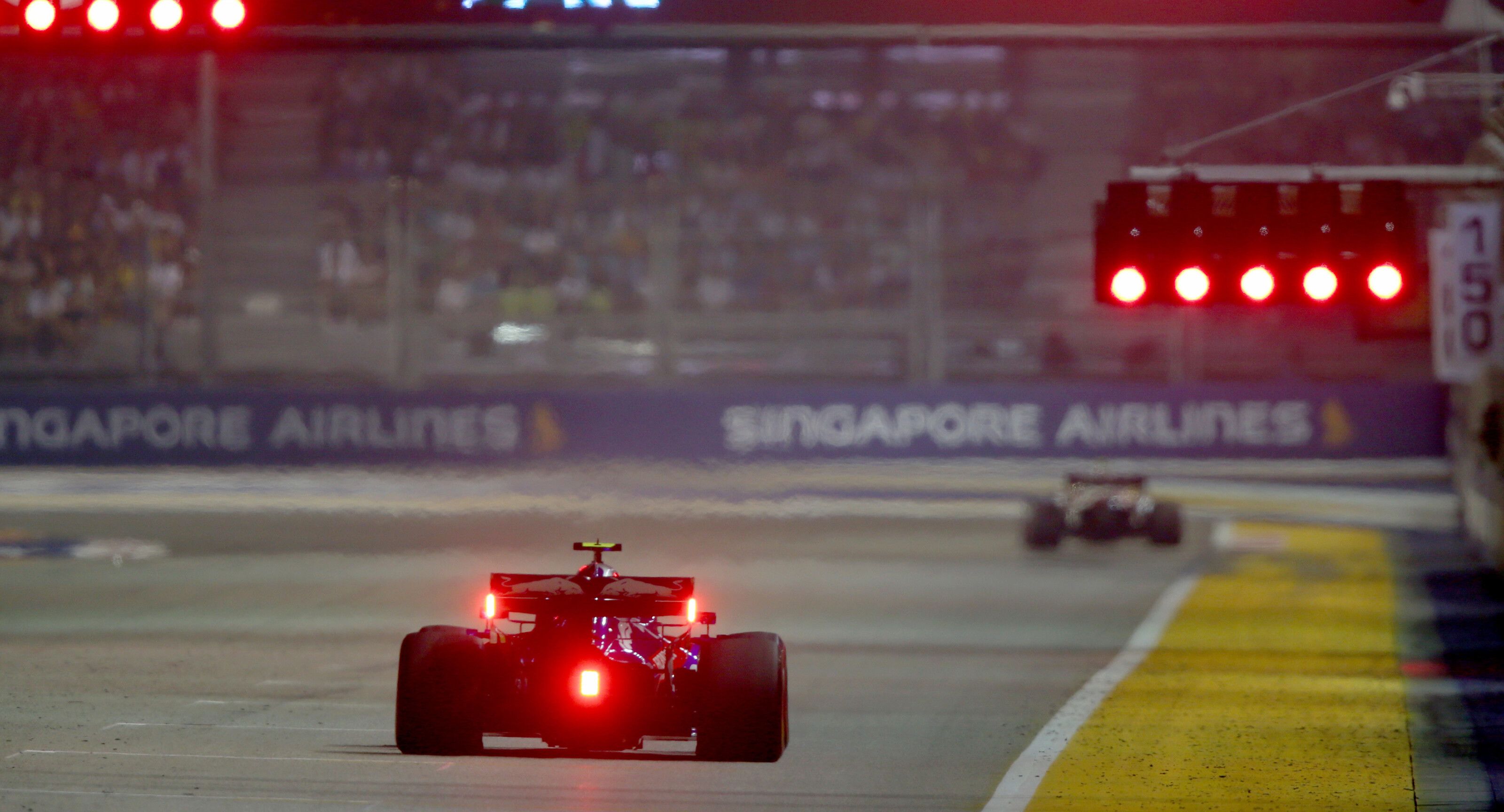 Формула-1 прогноз 2 октября 2022: ставки и коэффициенты на Гран-При Сингапура
