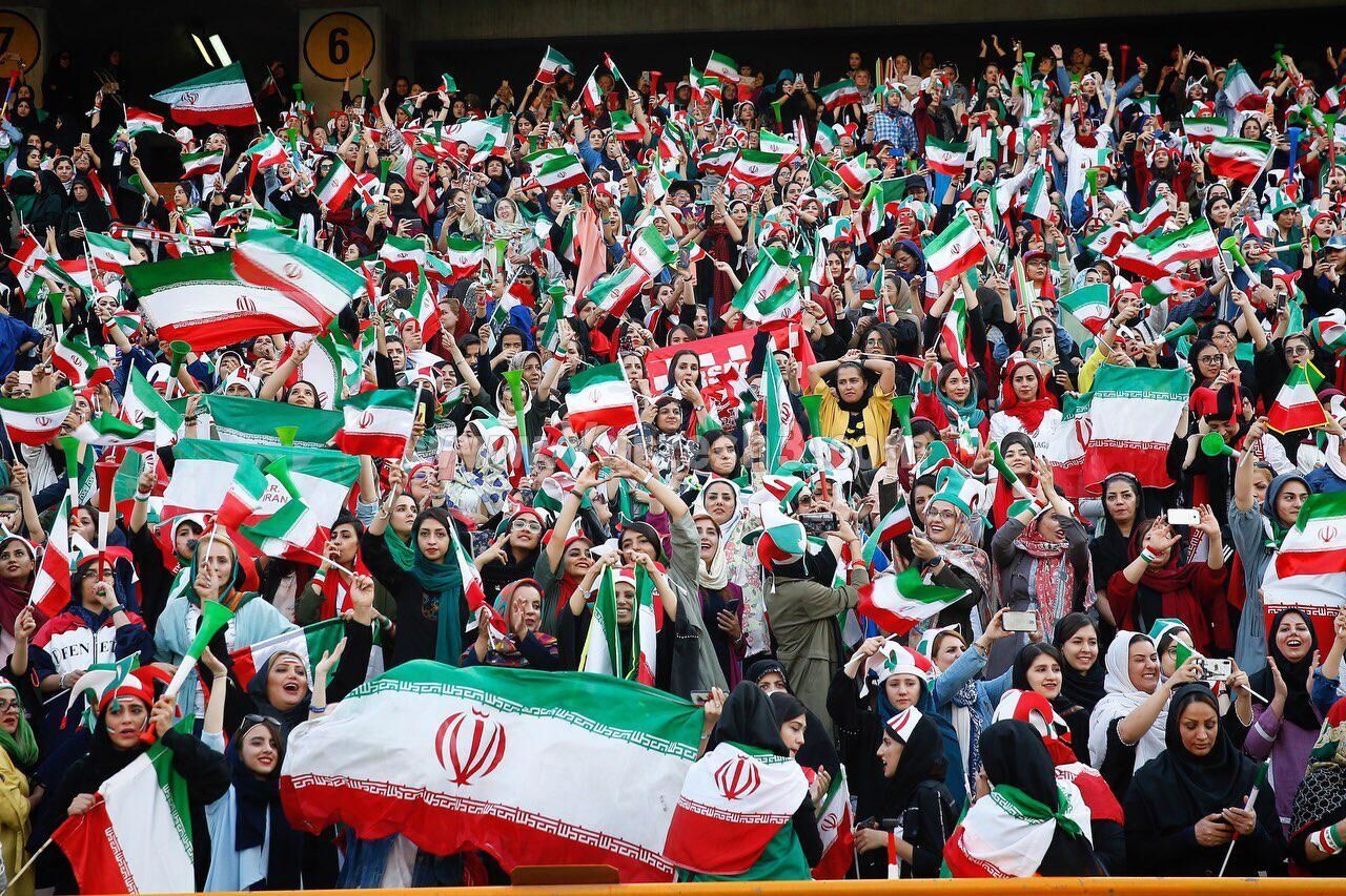 Болельщики сборной Ирана освистали гимн страны перед стартом матча ЧМ-2022 с Англией