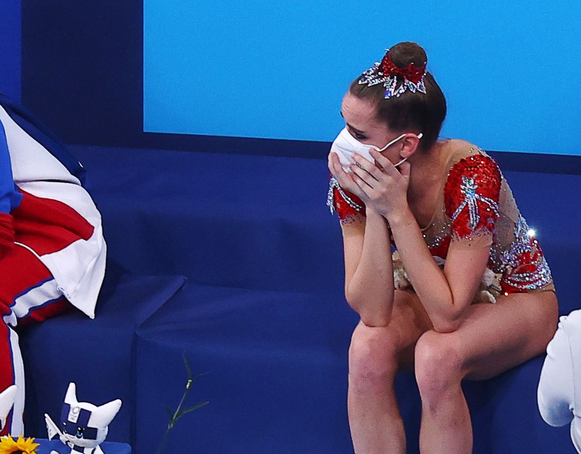 Это просто шок: Россия проиграла золото Олимпиады в художественной гимнастике. Такого не было с 1996 года