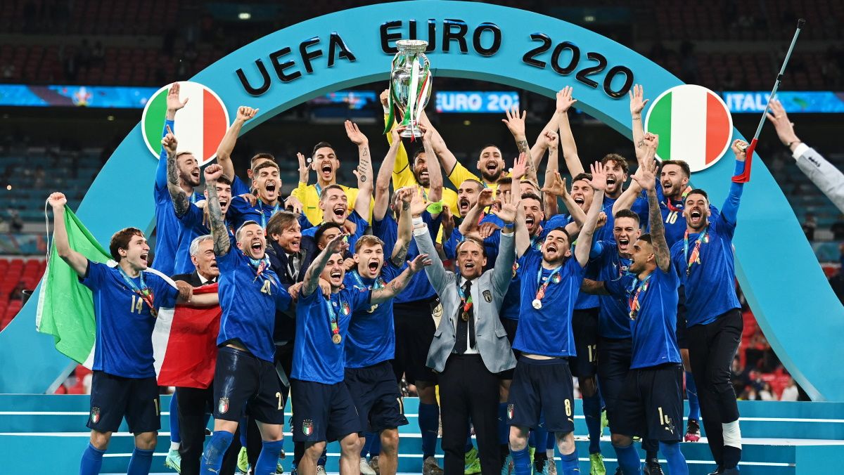 Италия — лучшая сборная 2021 года по версии Globe Soccer, «Челси» — лучший клуб
