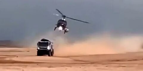 Гонщик «КАМАЗа» дал комментарий своему столкновению с вертолётом на «Дакаре»