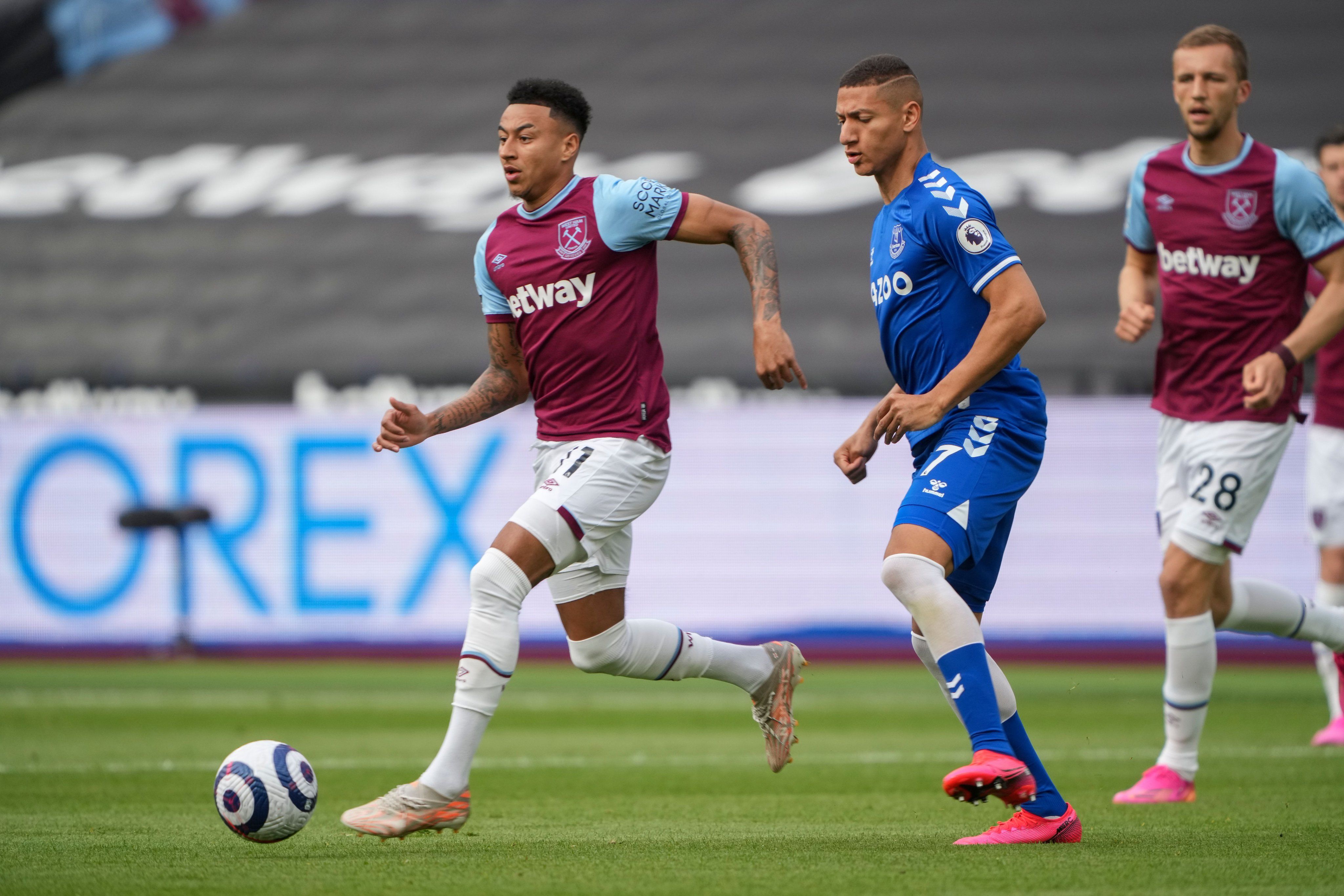 West ham brighton. Брайтон Вест. Саутгемптон Вест Хэм. Брайтон Вест Англия. Брайтон 2021.