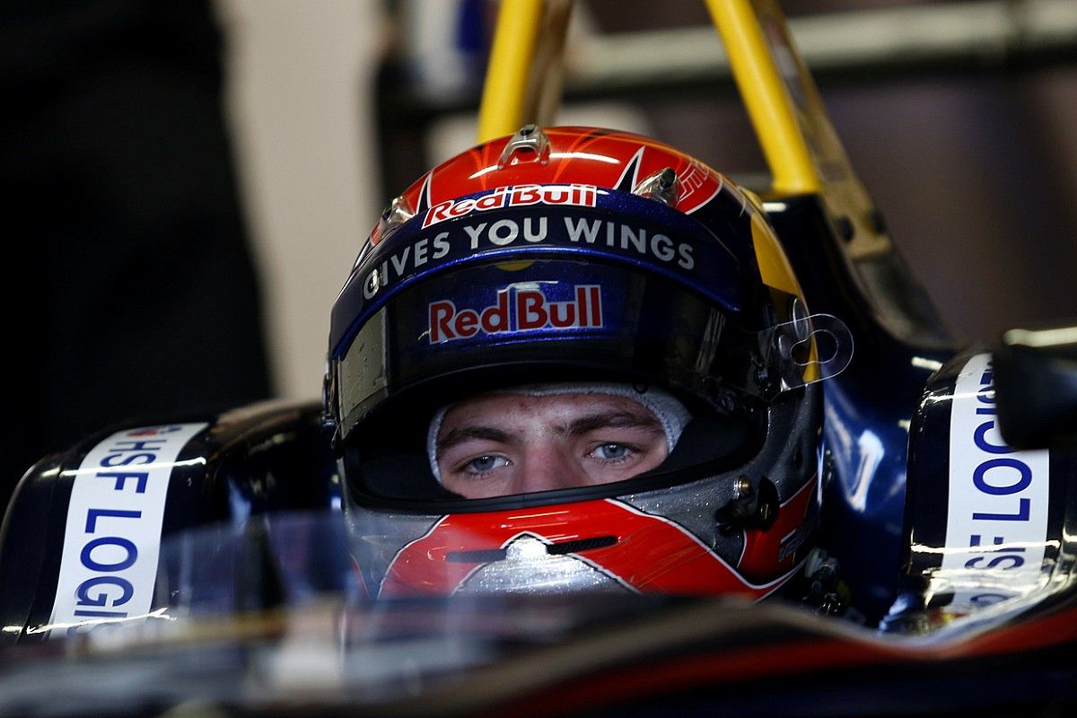 Ферстаппен стал победителем Гран-при Саудовской Аравии