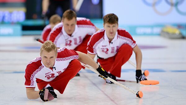 Российские керлингисты разгромили датчан на Олимпиаде, выиграв пятый энд со счетом 6:0