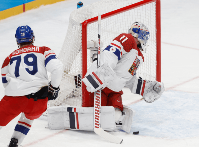 Чехия обыграла Латвию на чемпионате мира по хоккею, забросив пять шайб в перовм периоде