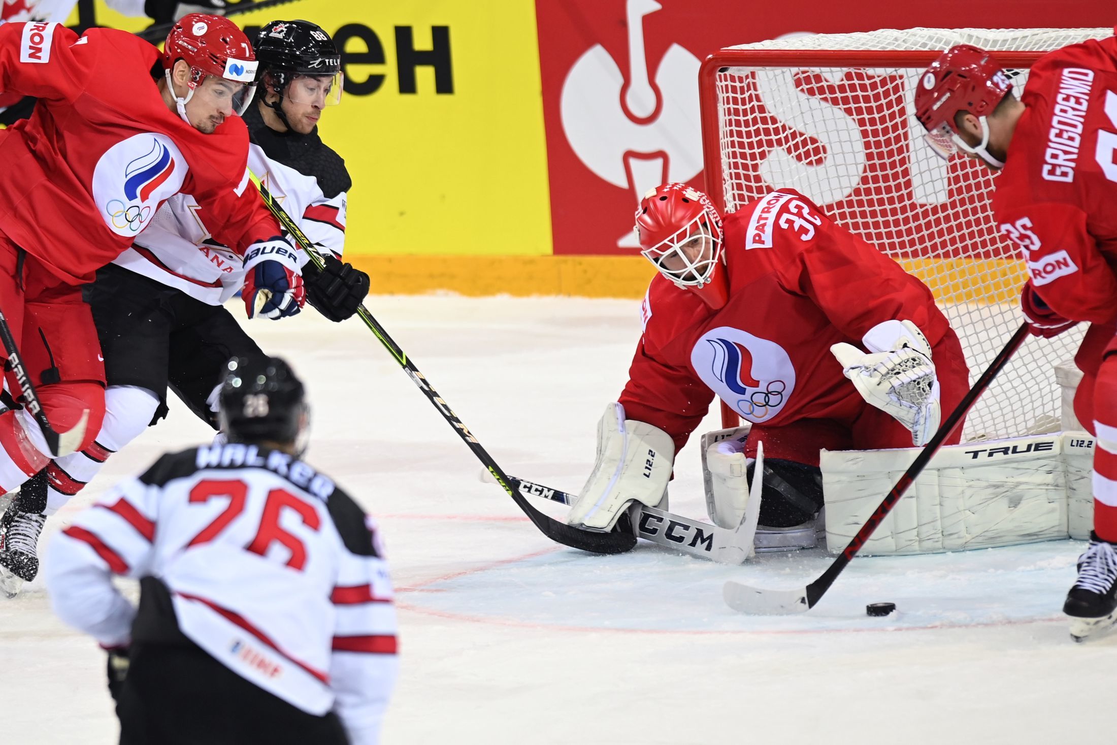 Быков заявил, что IIHF через хоккей пытается унизить Россию
