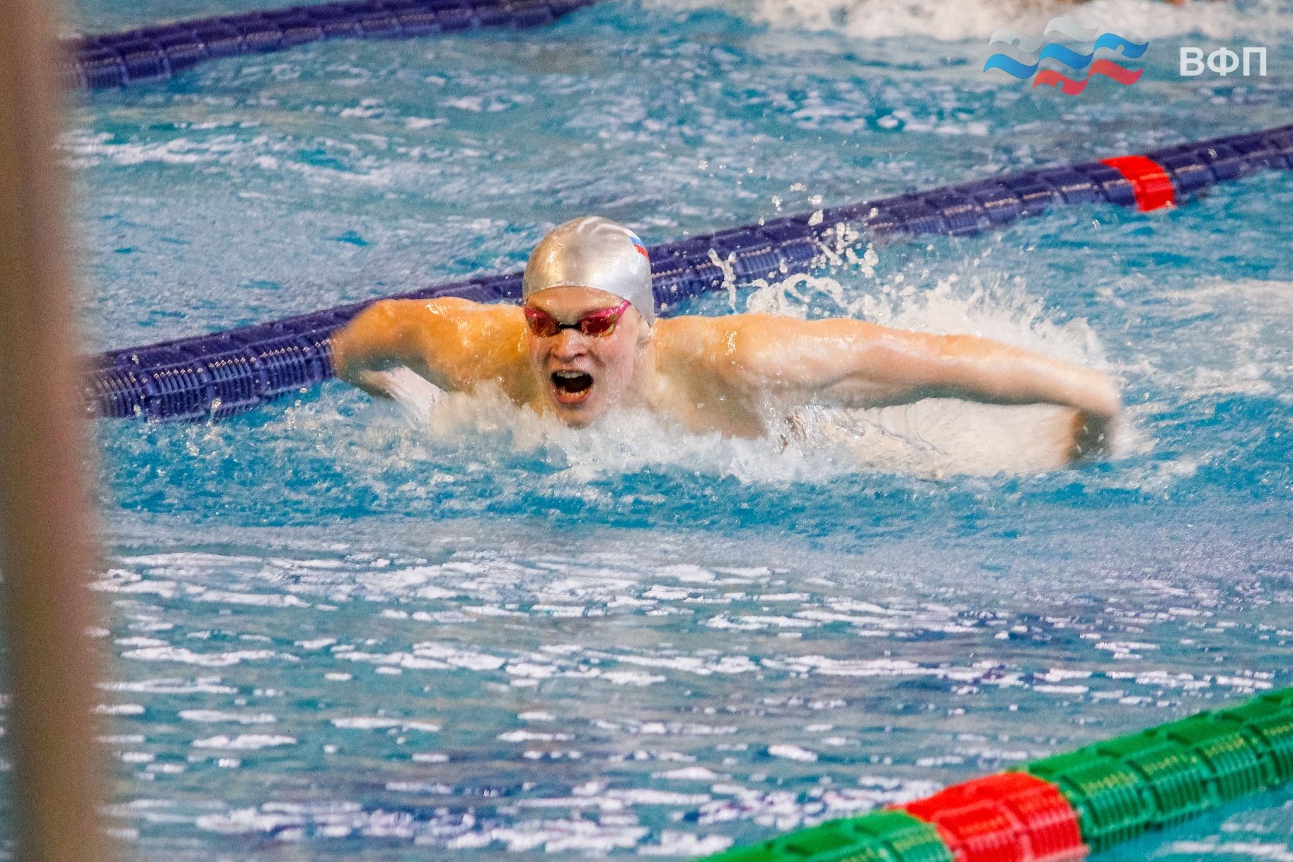 Россиянин Щеголев завоевал серебро на чемпионате мира по плаванию на короткой воде на дистанции 200 метров