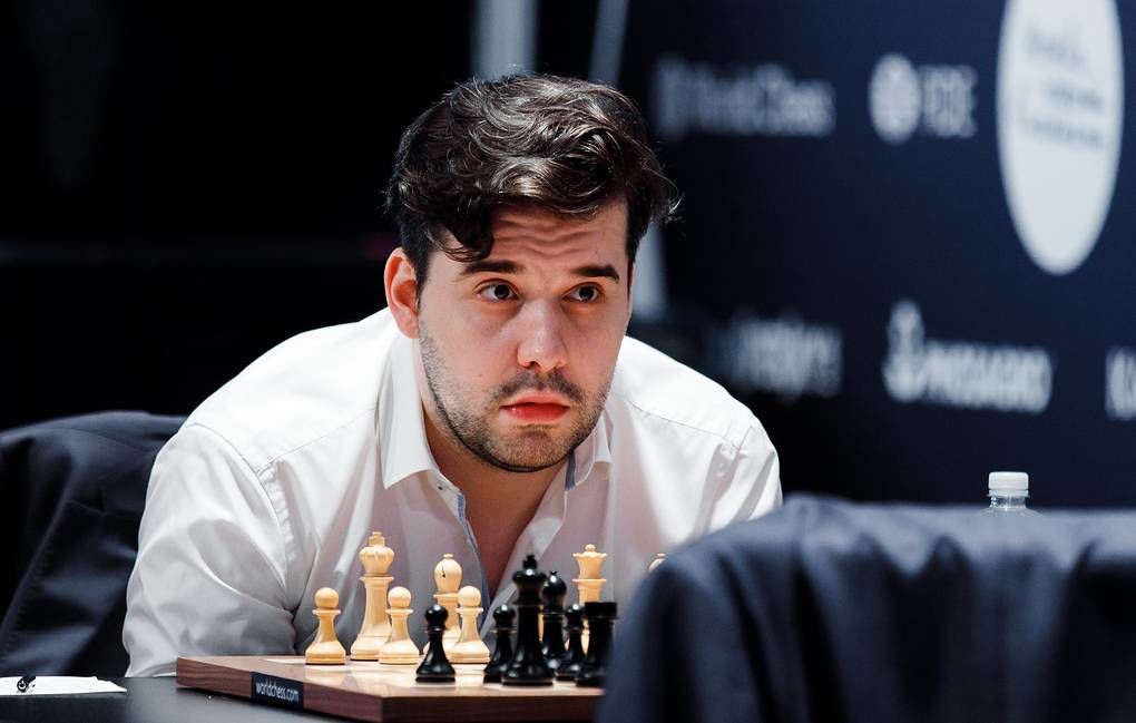 Гроссмейстер рассказал, сколько может продлиться игра между Непомнящим и Карлсеном
