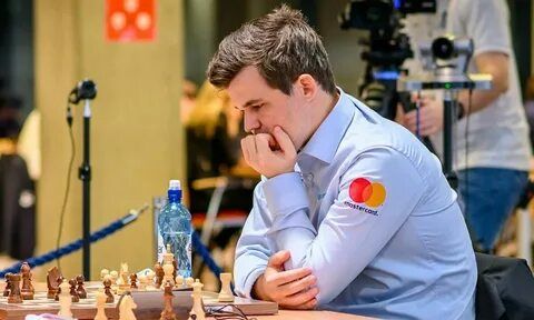 Обладатель мировой шахматной короны Магнус Карлсен проиграл узбекистанцу Абдусатторову на ЧМ по рапиду