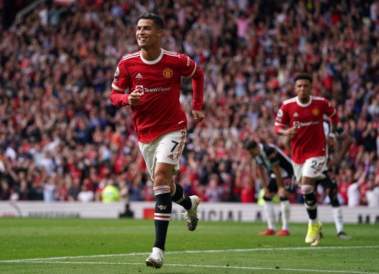 «Манчестер Юнайтед» обыграл «Ньюкасл» благодаря первому дублю Криштиану Роналду за новый клуб