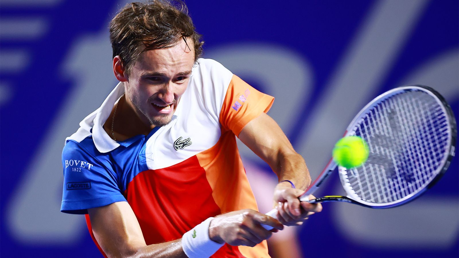 Российский теннисист Медведев заявил, что ждет момента, когда сможет вернуть флаг
