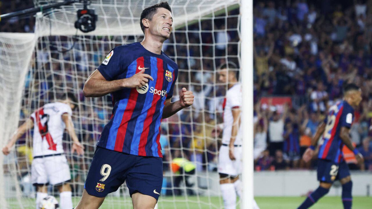 Левандовски забил первый гол за «Барселону» в матче 2-го тура Примеры с  клубом «Реал Сосьедад»