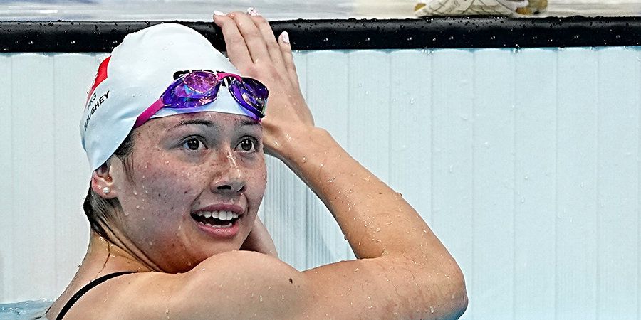 Хоуи из Гонконга с мировым рекордом победила на дистанции 200 метров вольным стилем на ЧМ по плаванию
