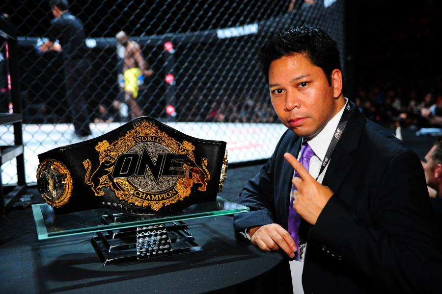 One fc. ММА one Championship. Оне Чемпионшип ММА. Президент one Championship. Пояс one FC.