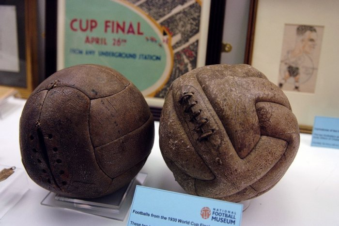 Мячи, которыми игрался финал ЧМ-1930 между Уругваем и Аргентиной